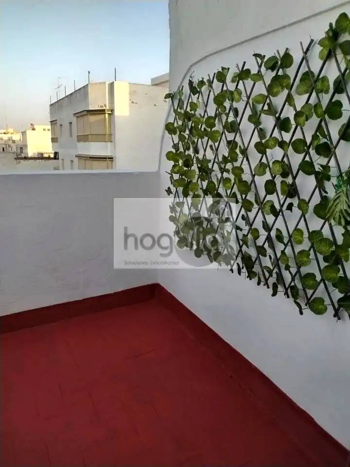 Terrasse von Wohnung zur Miete in Sevilla mit Klimaanlage, Terrasse und Möbliert