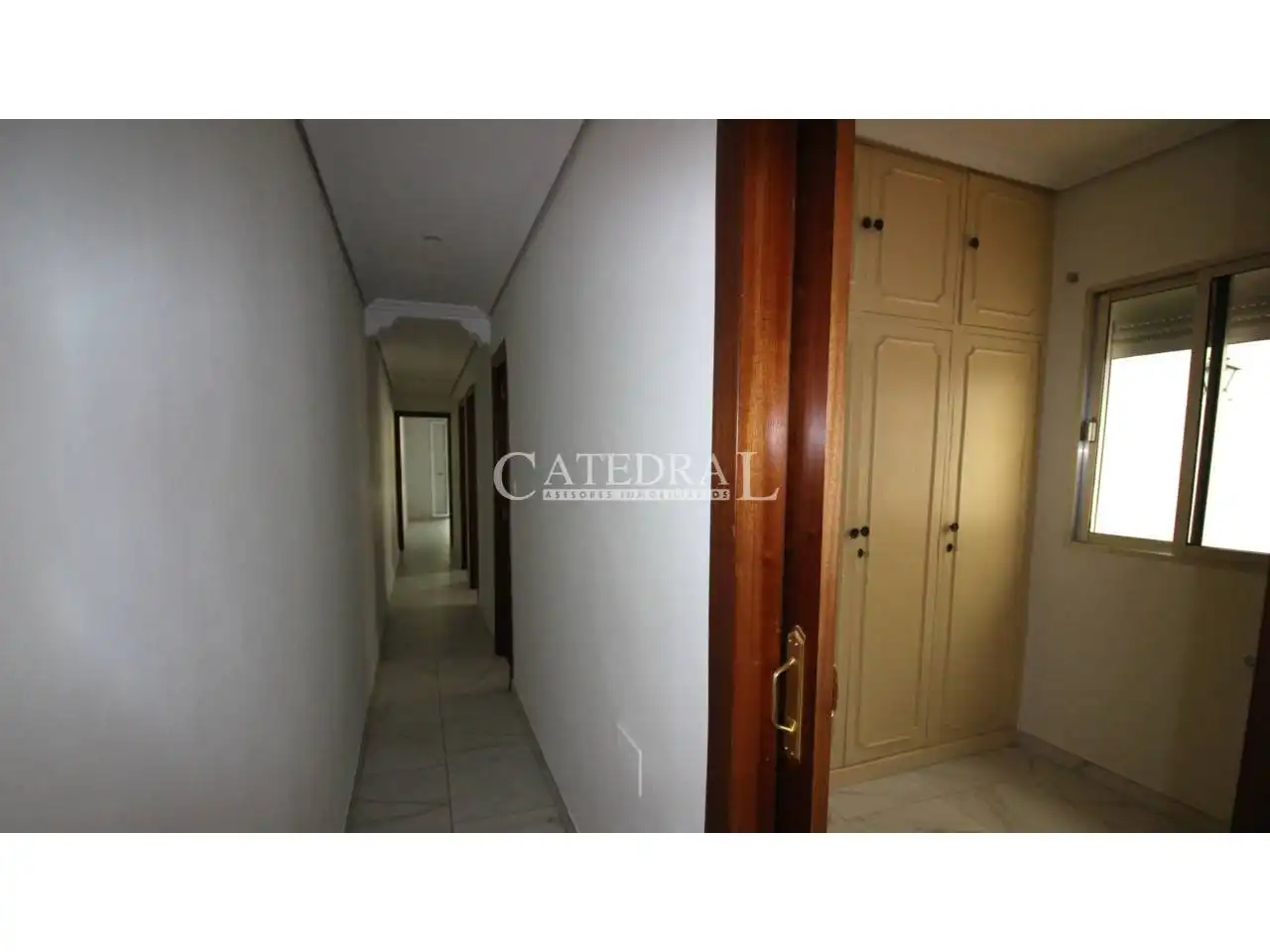 Bedroom of Flat for rent in Sevilla  with Air Conditioner and Balcony