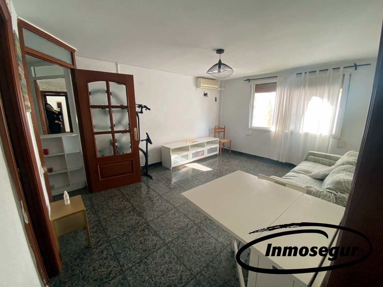 Living room of Flat for sale in L'Hospitalet de Llobregat  with Air Conditioner, Heating and Furnished