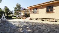 Vista exterior de Casa o xalet en venda en Santa Marta de Tormes amb Calefacció, Parquet i Terrassa