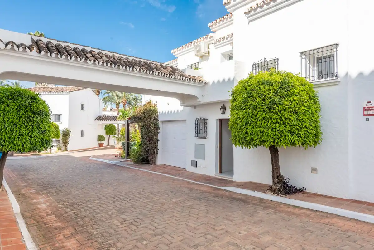 Casa a schiera in vendita a Nueva Andalucía, imagen 2