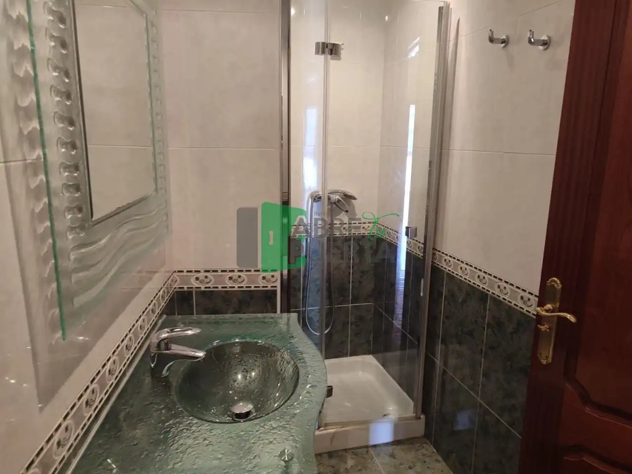 Baño de Piso de alquiler en Ourense Capital  con Calefacción, Parquet y Trastero
