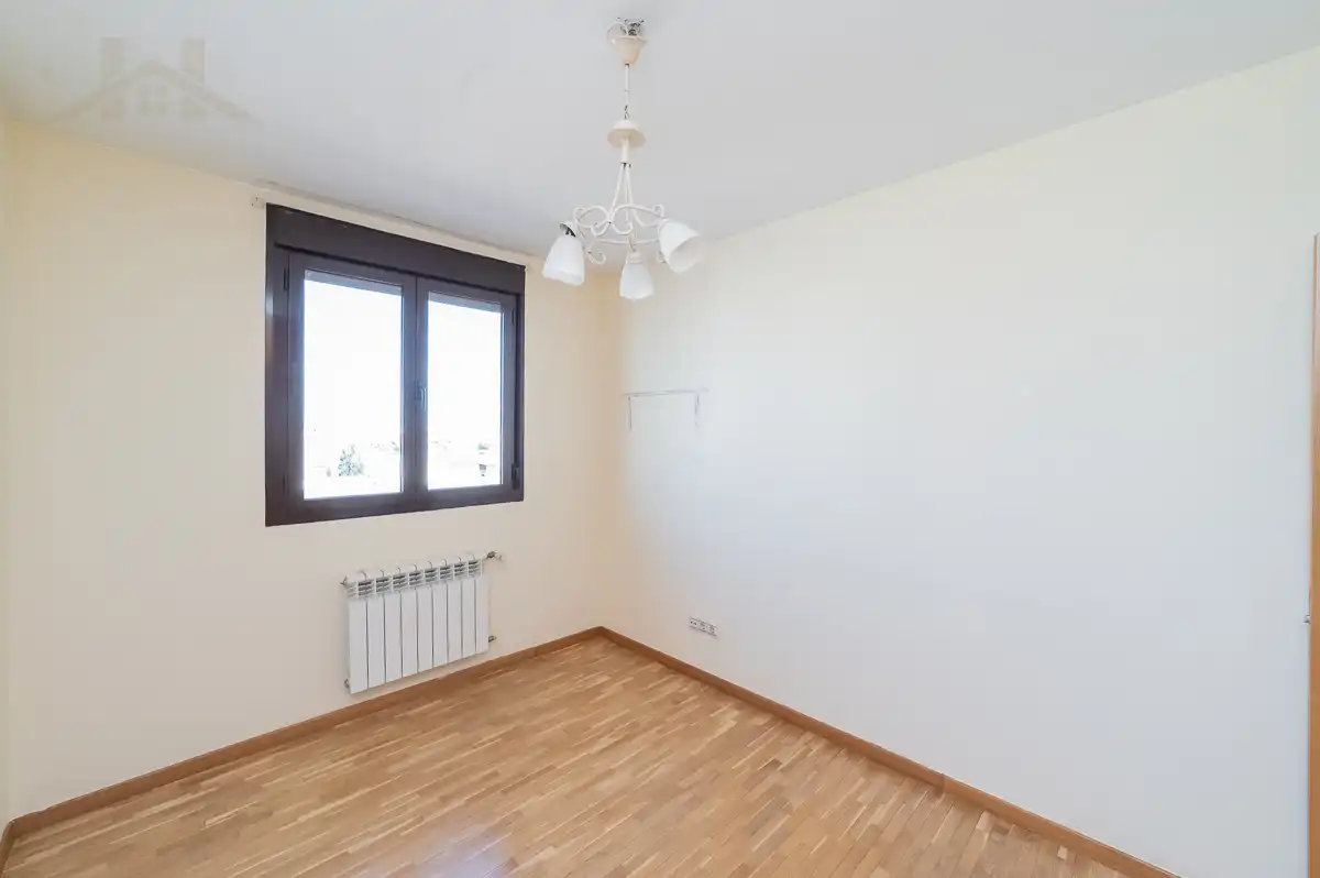 Habitación de Ático en venta en Arroyomolinos (Madrid) con Aire acondicionado, Calefacción y Jardín privado