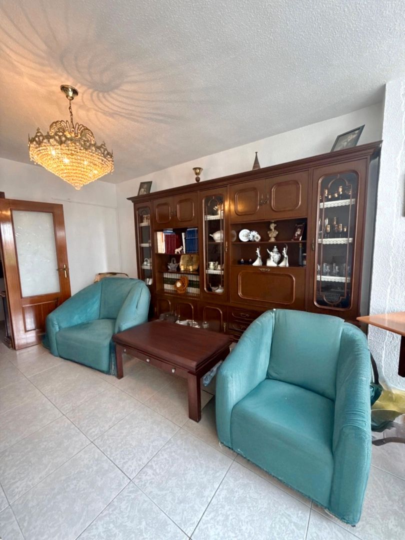 Living room of Flat for sale in  Madrid Capital  with Air Conditioner, Heating and Furnished