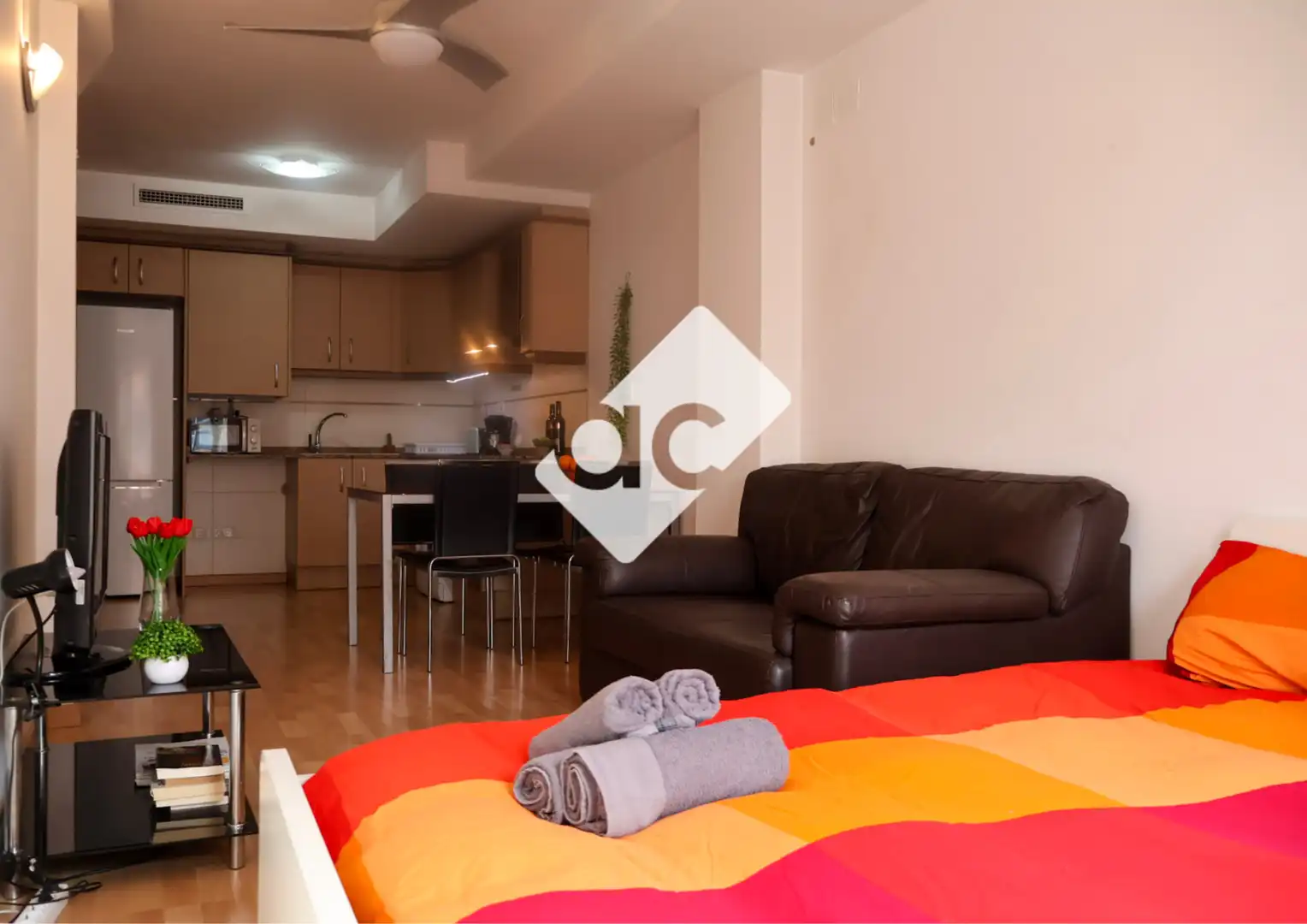Dormitori de Loft de lloguer en Valencia amb Moblat, Forn i Rentadora