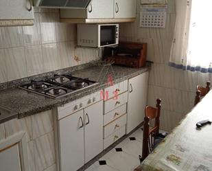 Cuina de Casa o xalet en venda en Luyego amb Calefacció, Jardí privat i Terrassa