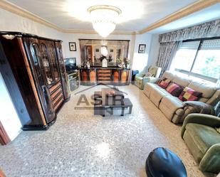 Sala d'estar de Pis en venda en Alzira amb Aire condicionat i Balcó