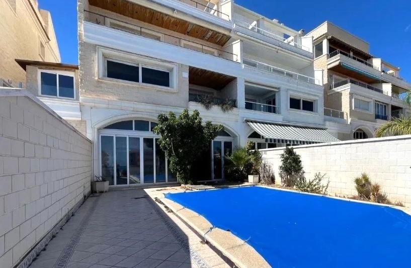 Swimming pool of Single-family semi-detached for sale in Torrevieja  with Private garden, Terrace and Swimming Pool