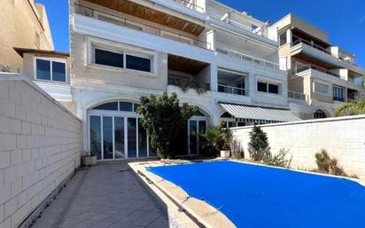 Schwimmbecken von Einfamilien-Reihenhaus zum verkauf in Torrevieja mit Terrasse, Schwimmbad und Balkon