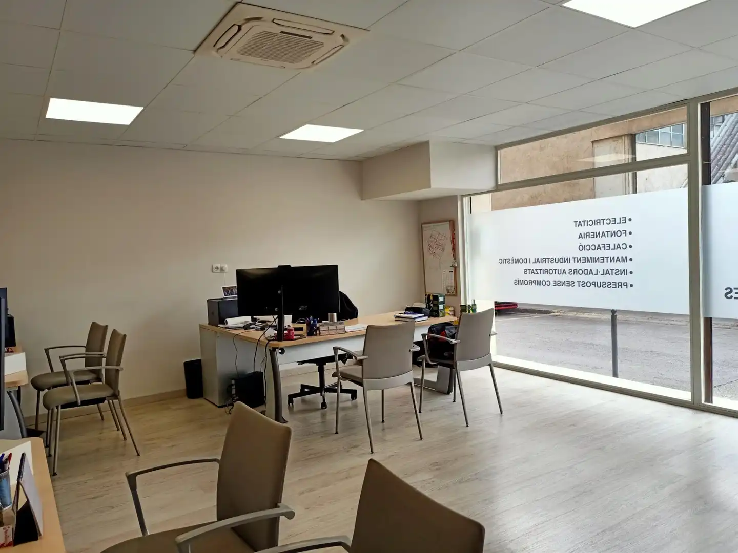 Local commercial à louer à Col.legis Nous, imagen 19