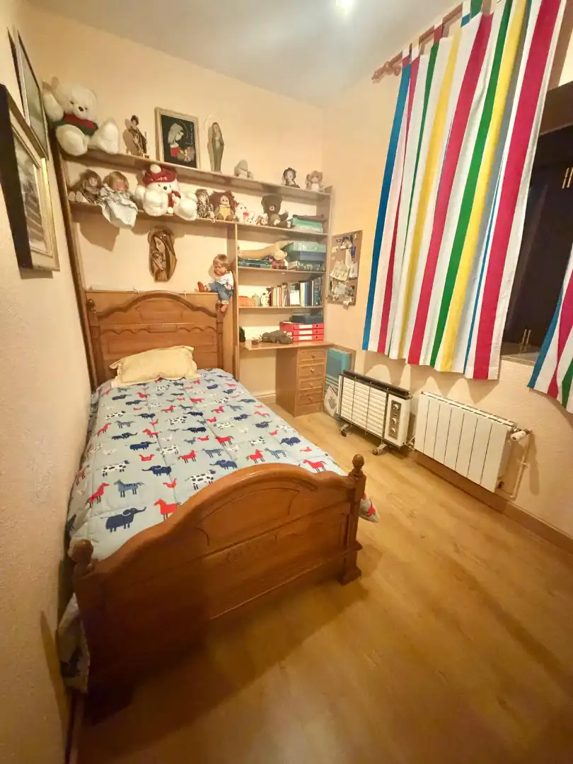 Dormitori de Casa o xalet en venda en Peñamefecit - Avda Barcelona