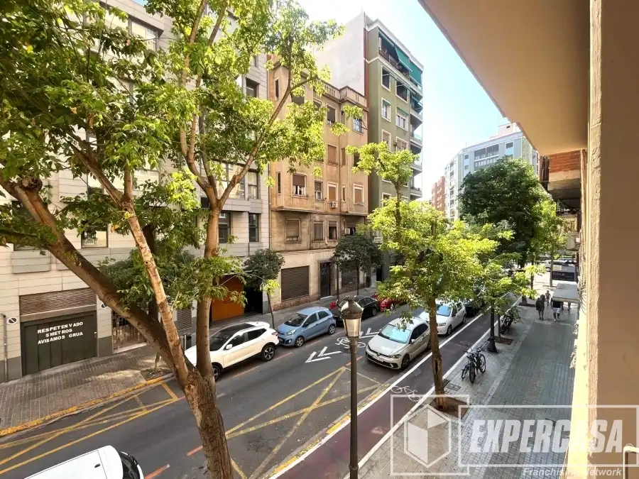 Vista exterior de Piso en venta en Valencia con Terraza