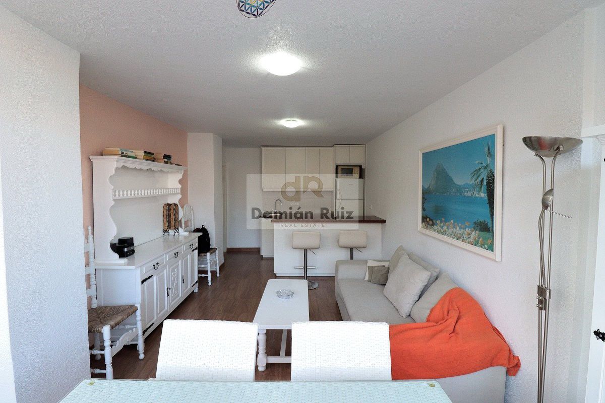 Sala d'estar de Apartament en venda en Torrevieja amb Terrassa i Moblat