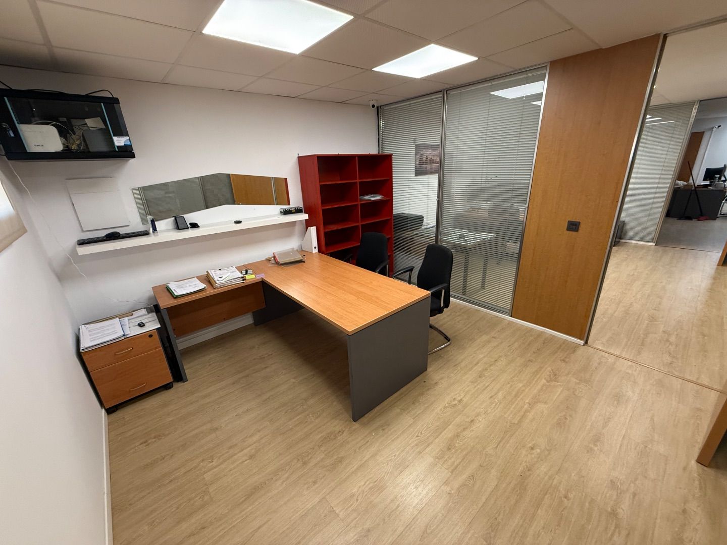 Geschaftsraum zur Miete in Mairena del Aljarafe mit Klimaanlage, Heizung und Parkett