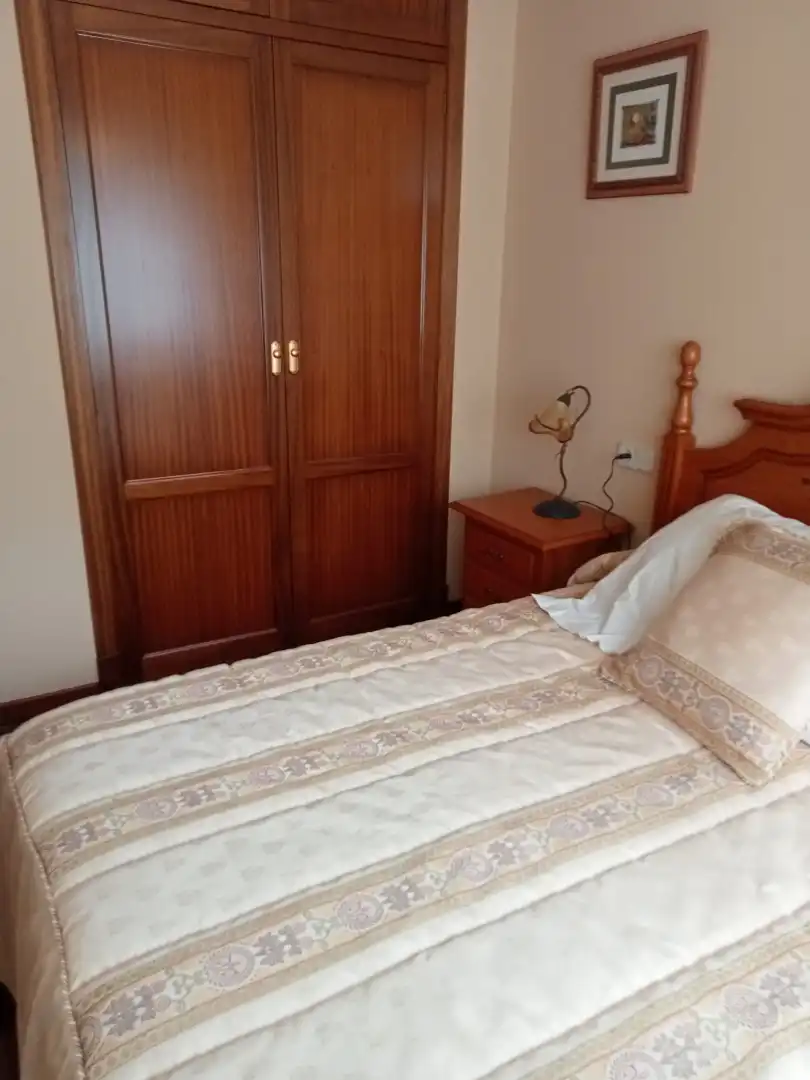 Habitación de Casa o chalet en venta en Santiago de Compostela  con Calefacción, Jardín privado y Terraza