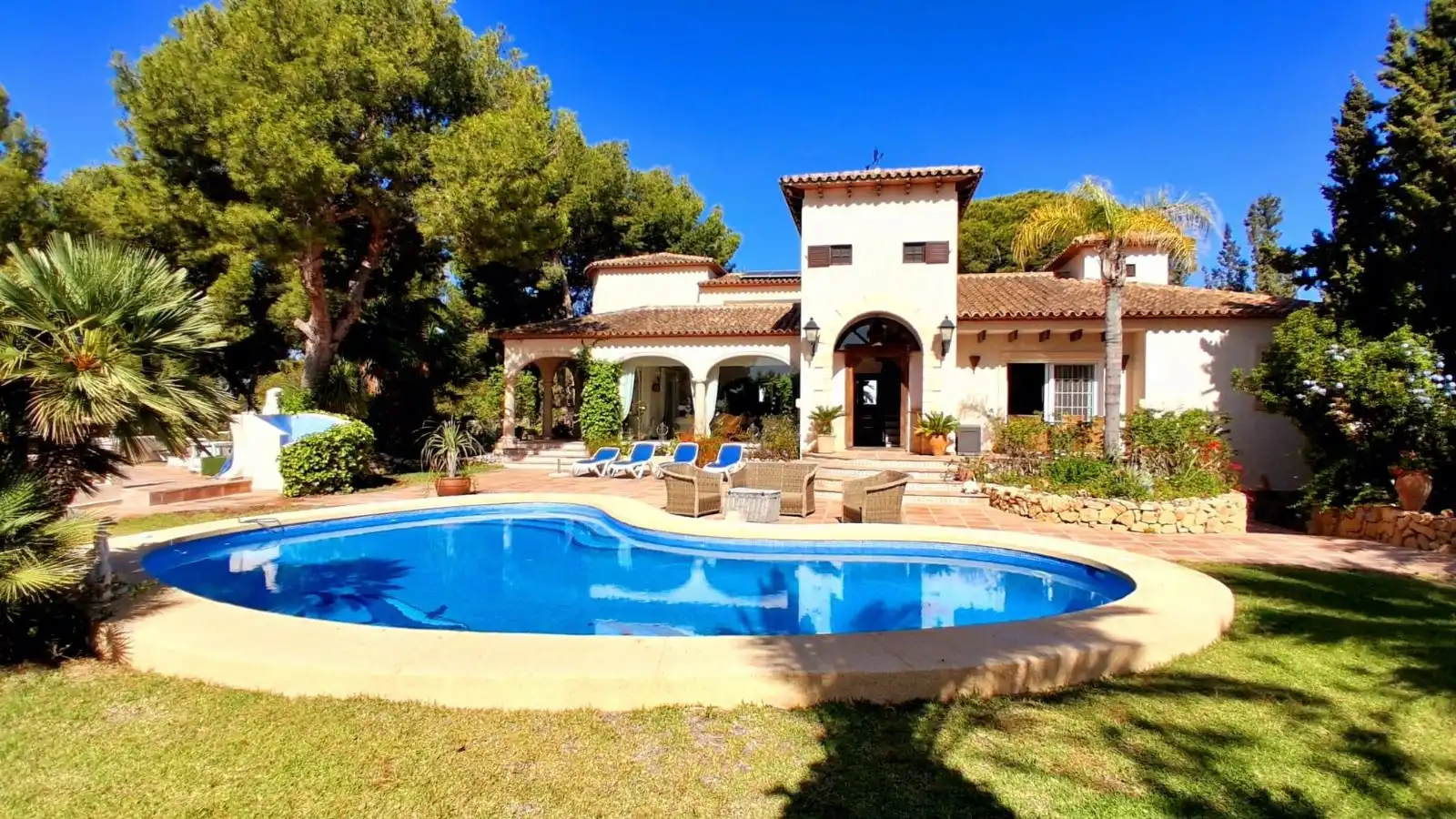 Exterior view of Houses for sale in L'Alfàs del Pi  with Air Conditioner, Heating and Private garden