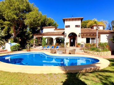 Villa con balcone in vendita a Pueblo - Urbanizaciones