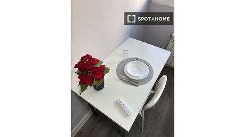 Foto 4 von Zimmer in Tres Olivos - Valverde, Madrid Capital