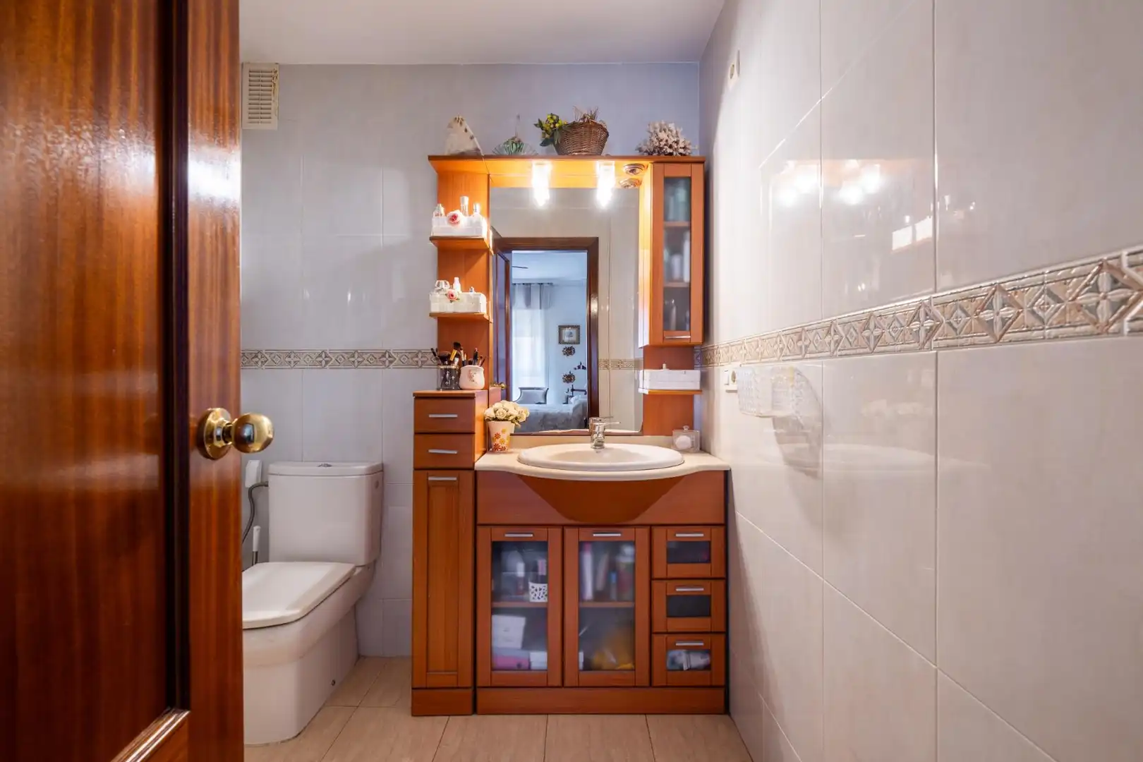 Bathroom of Flat for sale in Almería  with Air Conditioner, Storage room and Balcony