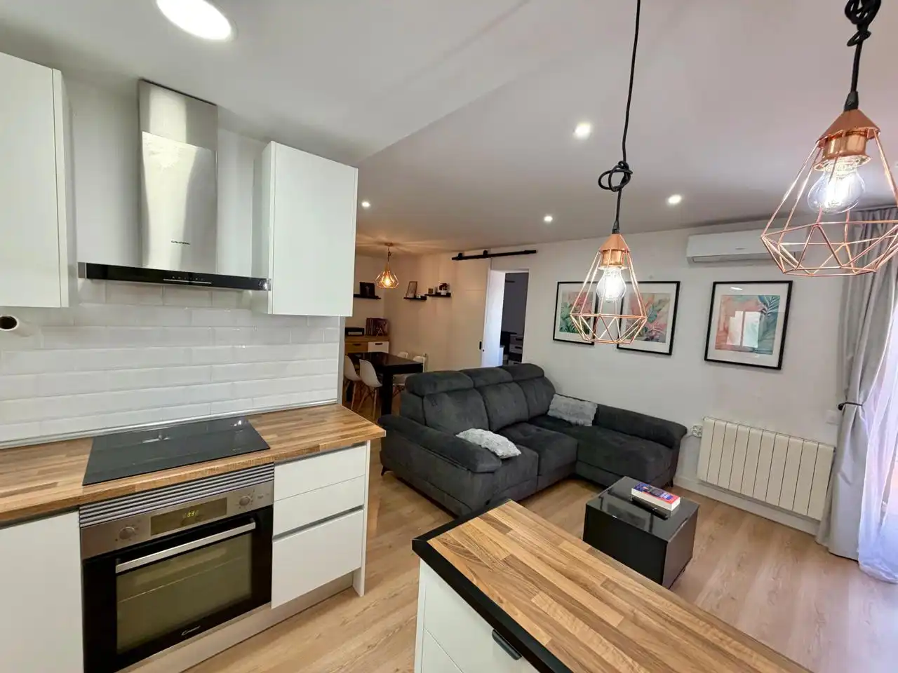 Living room of Attic for sale in Barcelona  with Air Conditioner, Heating and Parquet flooring