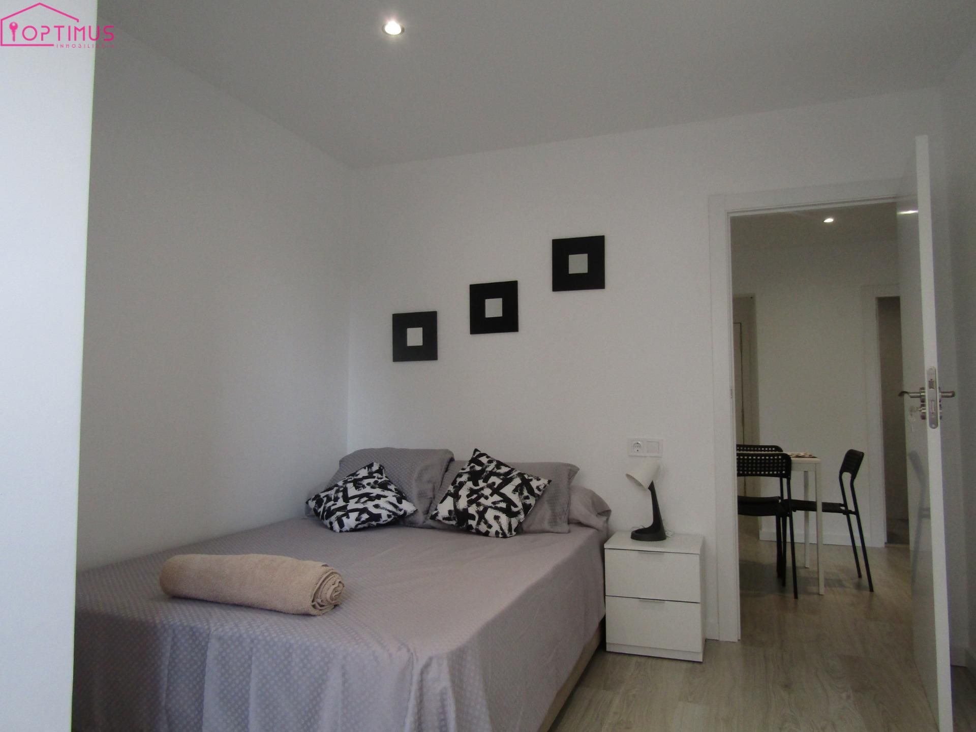 Bedroom of Flat to share in  Valencia Capital  with Air Conditioner and Heating