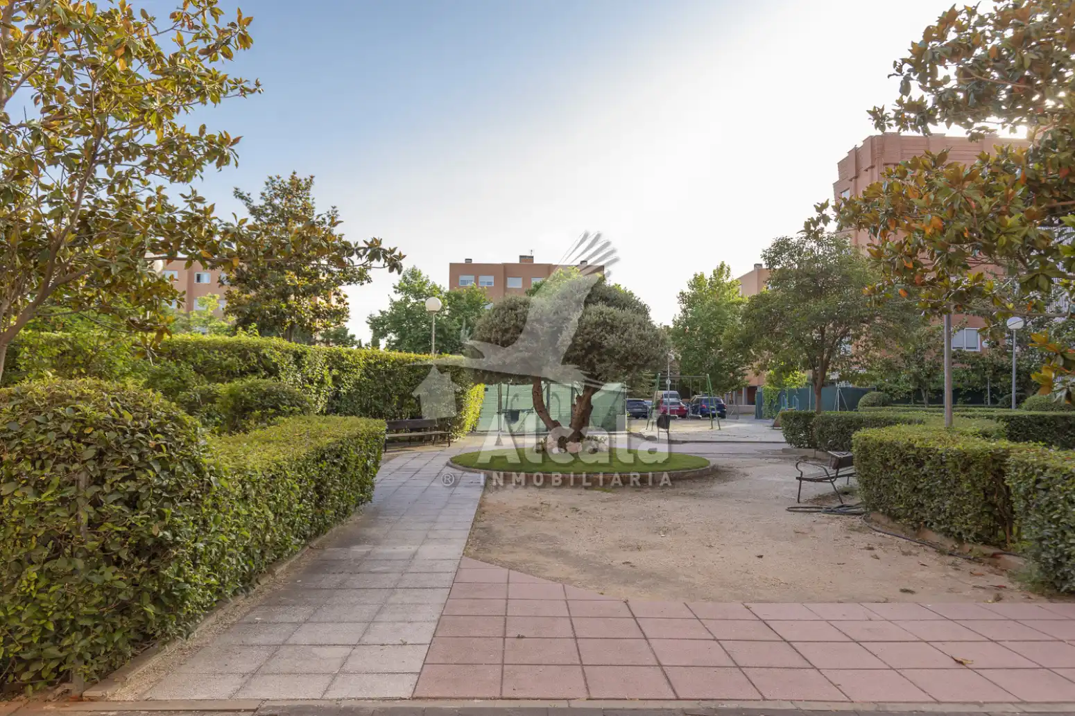 Jardín de Piso en venta en Alcalá de Henares con Aire acondicionado, Calefacción y Trastero