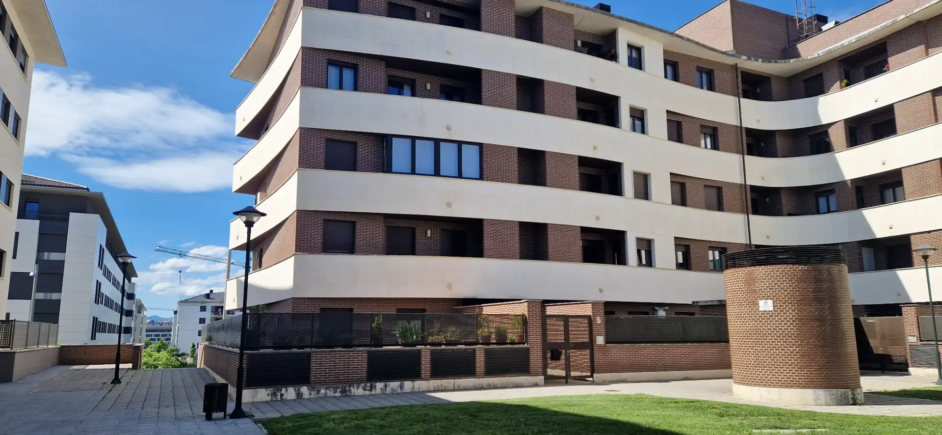 Vista exterior de Piso en venta en Aranguren con Calefacción, Parquet y Trastero