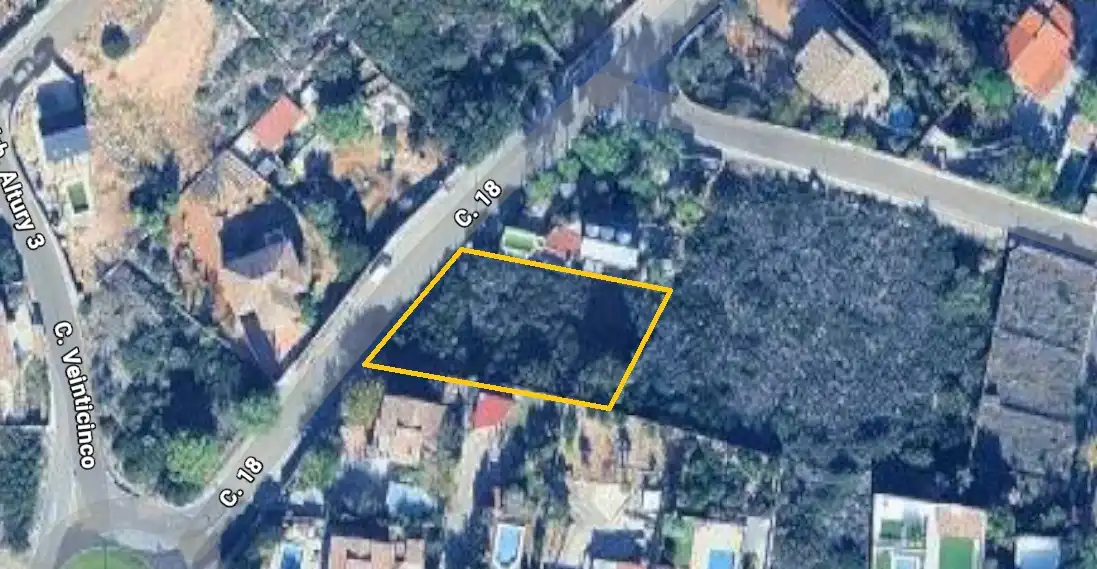 Residential land for sale in Urbanización Altury 10 51