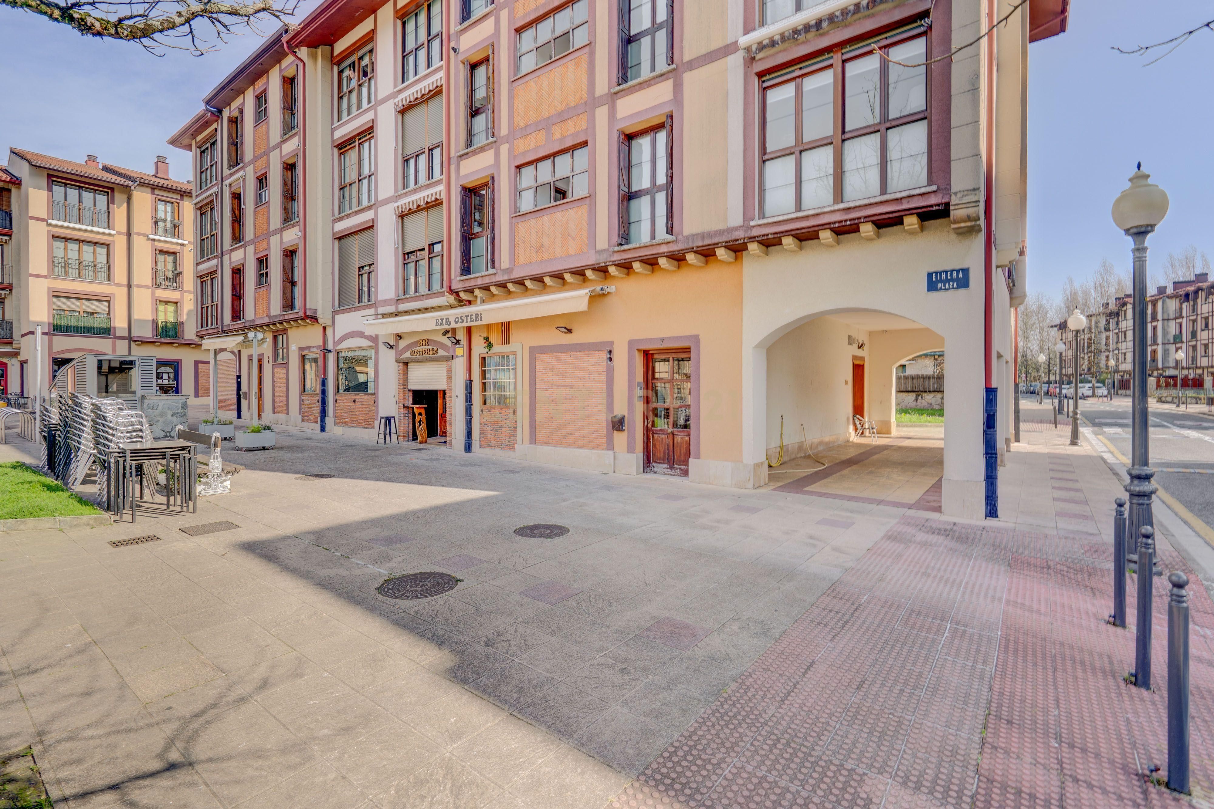 Vista exterior de Local en venta en Irun  con Aire acondicionado y Alarma