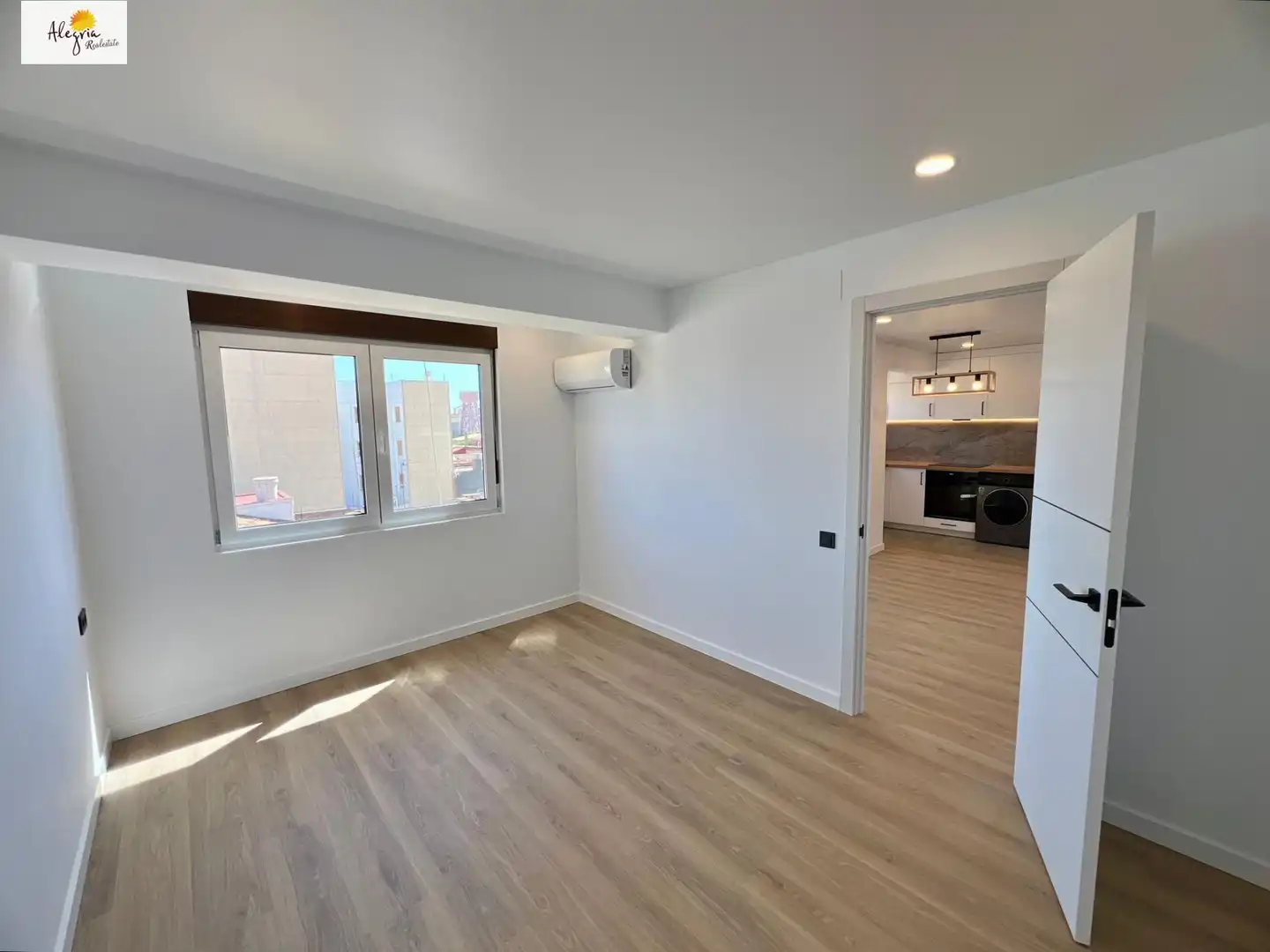 Habitación de Ático en venta en Picanya con Calefacción, Terraza y Balcón