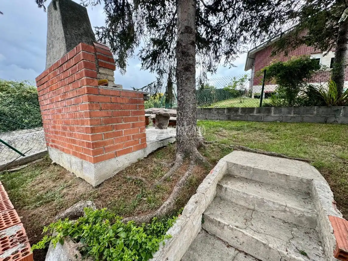 Casa o xalet en venda en El Astillero   amb Calefacció, Parquet i Terrassa