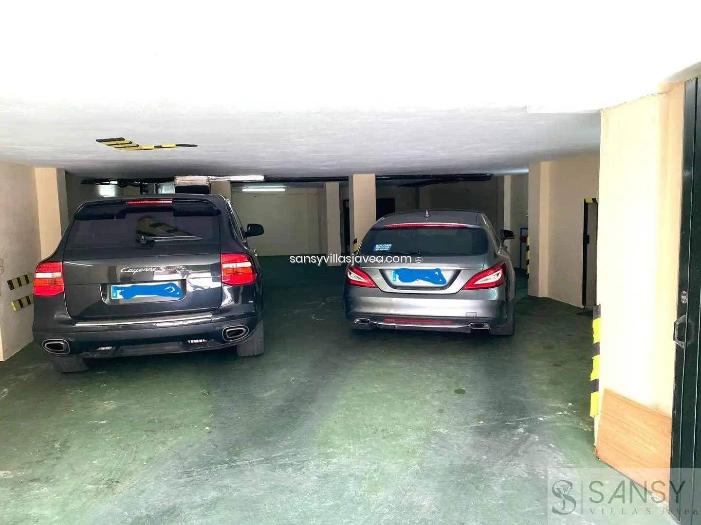 Parking of Houses for sale in Jávea / Xàbia  with Air Conditioner, Storage room and Furnished