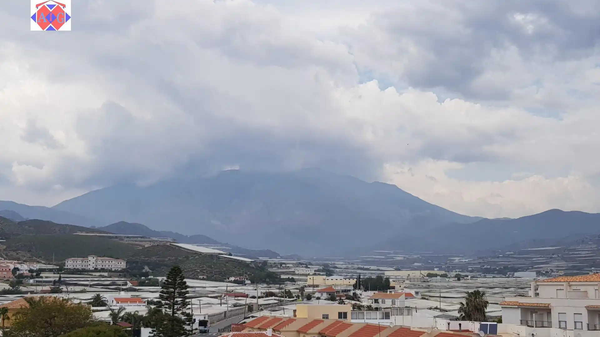 Vista exterior de Ático en venta en Gualchos con Aire acondicionado, Terraza y Piscina comunitaria
