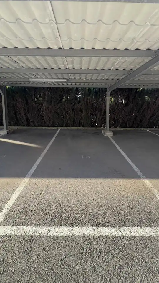 Parkplatz von Erdgeschoss zum Verkauf in Torreblanca mit Klimaanlage, Privatgarten und Terrasse