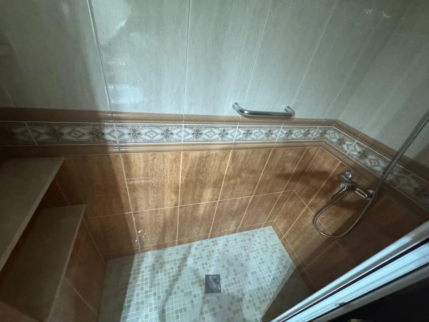 Badezimmer von Wohnung zum Verkauf in Dos Hermanas mit Klimaanlage