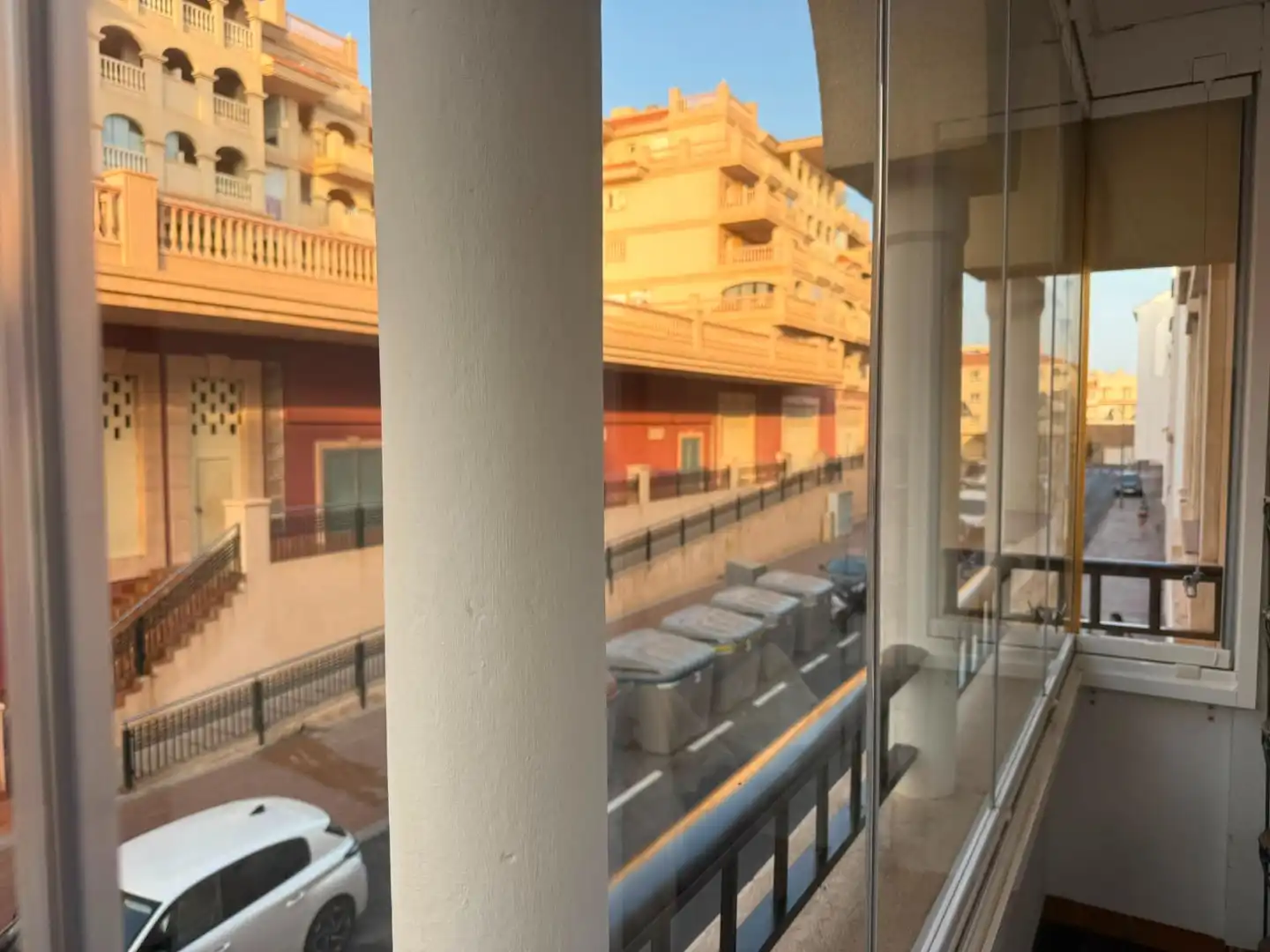 Terraza de Apartamento de alquiler en El Ejido con Aire acondicionado y Amueblado