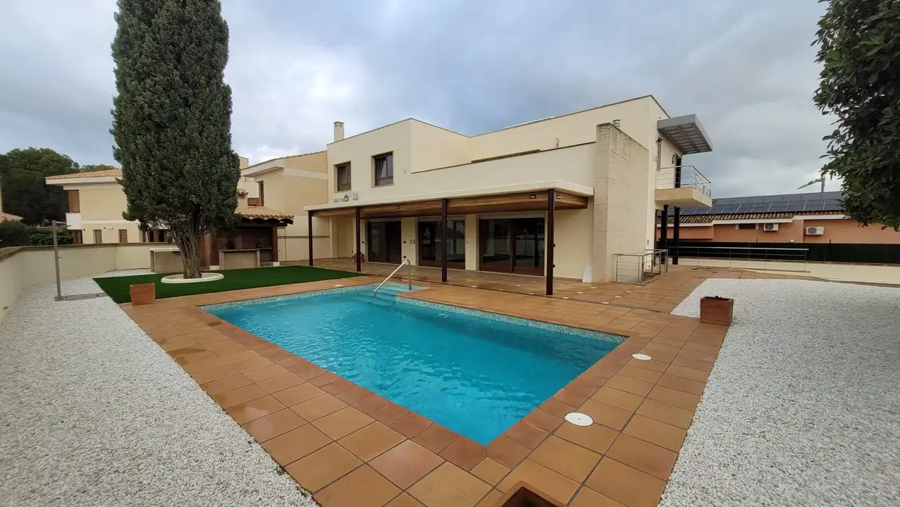 Villa con piscina in vendita a L'Albir