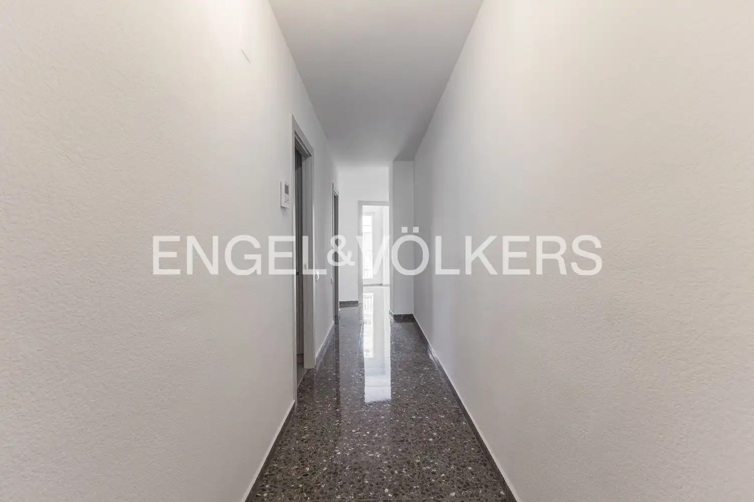 Piso de alquiler en Valencia con Calefacción y Balcón