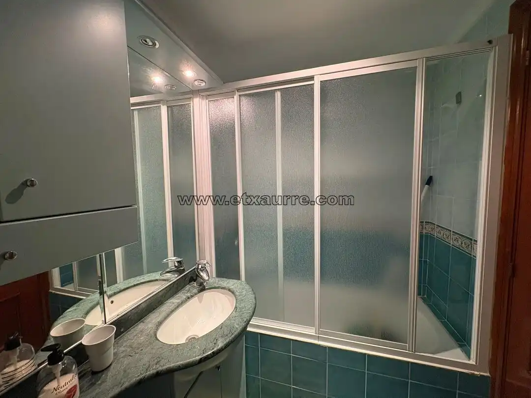 Bathroom of Flat for sale in Laudio / Llodio  with Heating, Storage room and Furnished