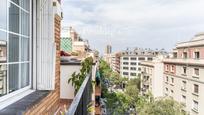 Exterior view of Attic for sale in  Barcelona Capital  with Air Conditioner and Terrace