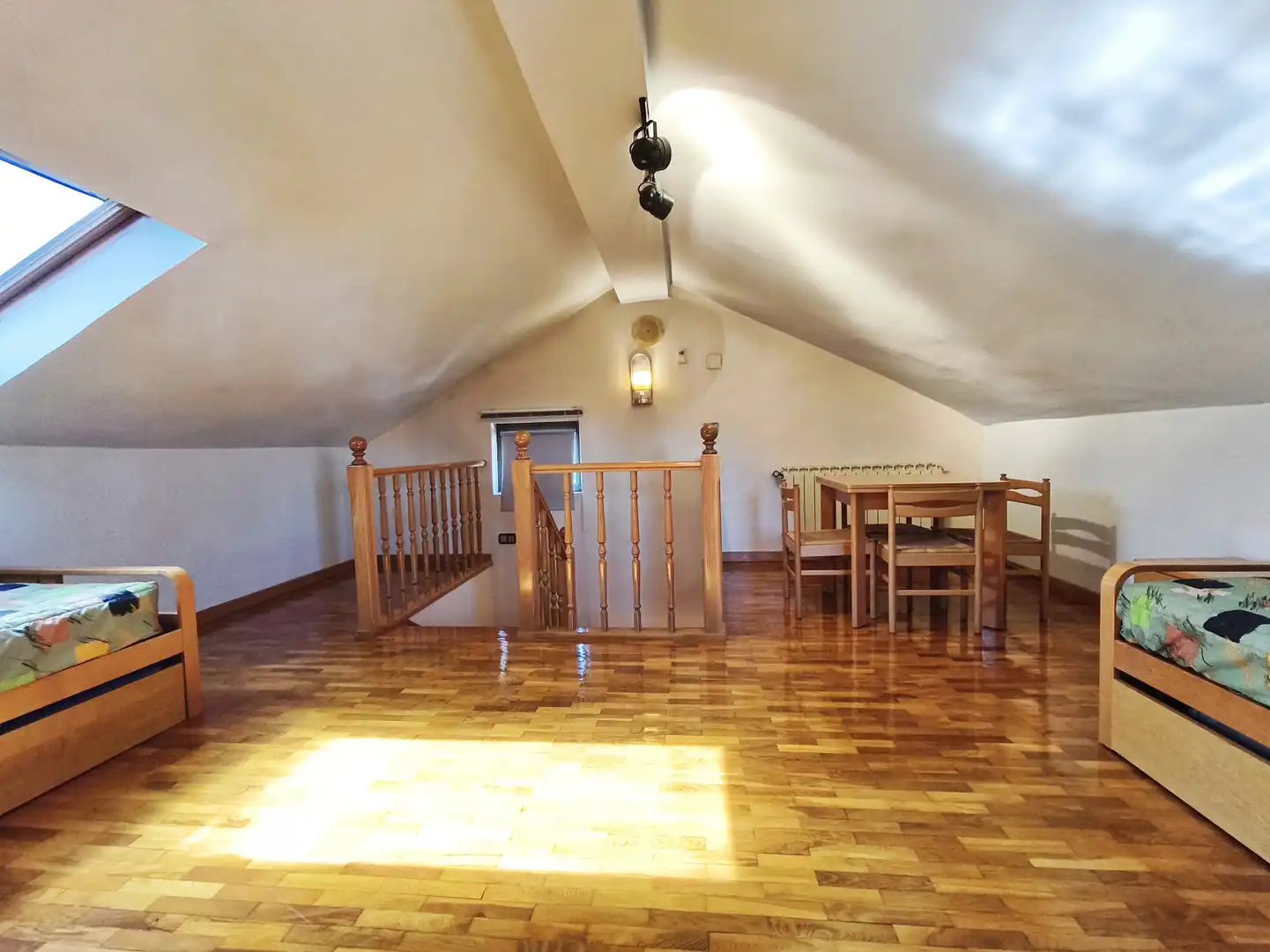 Casa adosada en venda en  Logroño amb Calefacció, Jardí privat i Parquet