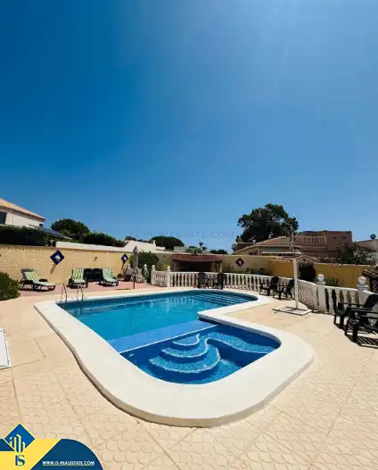 Chalet con piscina en venta en Zona Carrefour - Urbanizaciones, imagen 16