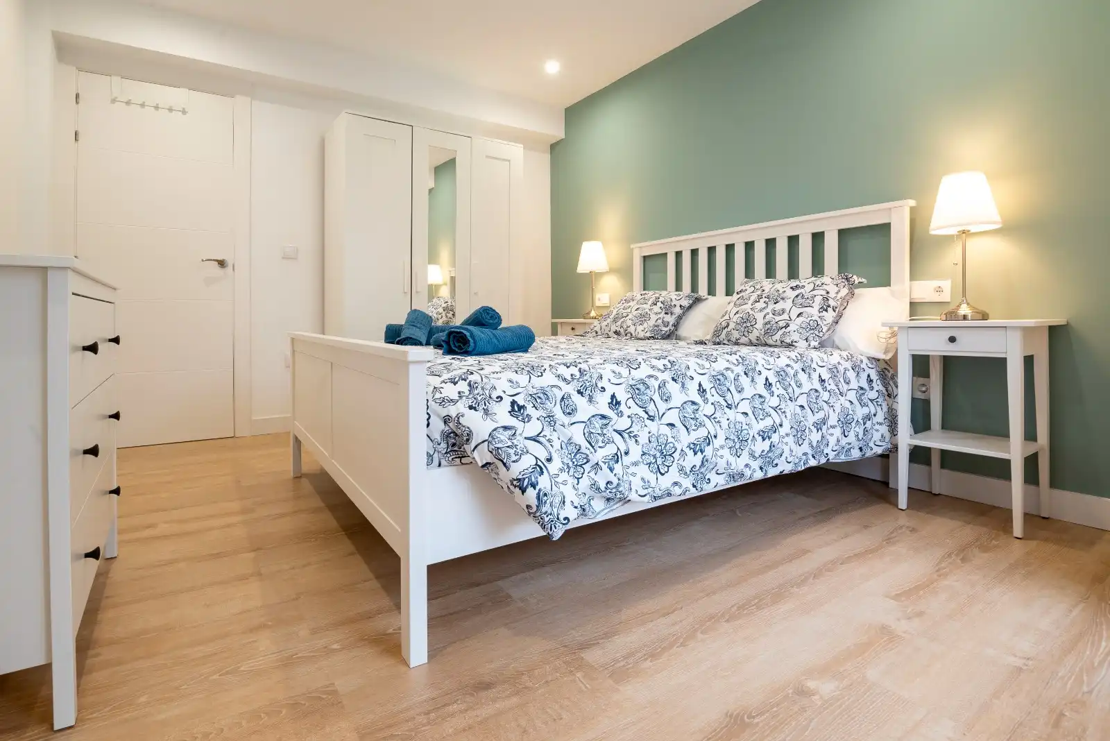 Bedroom of Flat for rent in Gijón   with Air Conditioner, Heating and Parquet flooring