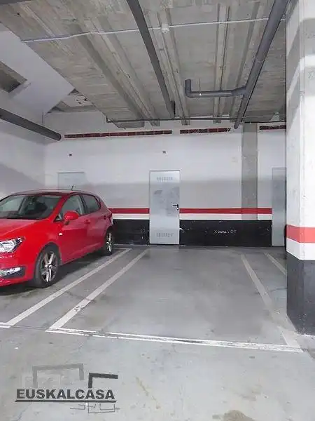 Parking de Piso en venta en Errekalde