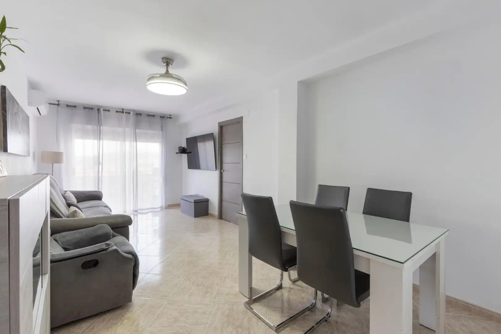 Dining room of Flat for sale in Granada  with Air Conditioner and Balcony