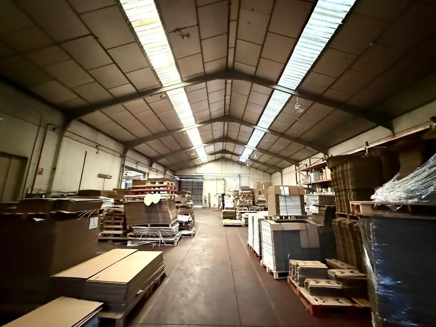 Industriegebäude zum Verkauf in Calle de los Montes de León 15, imagen 2