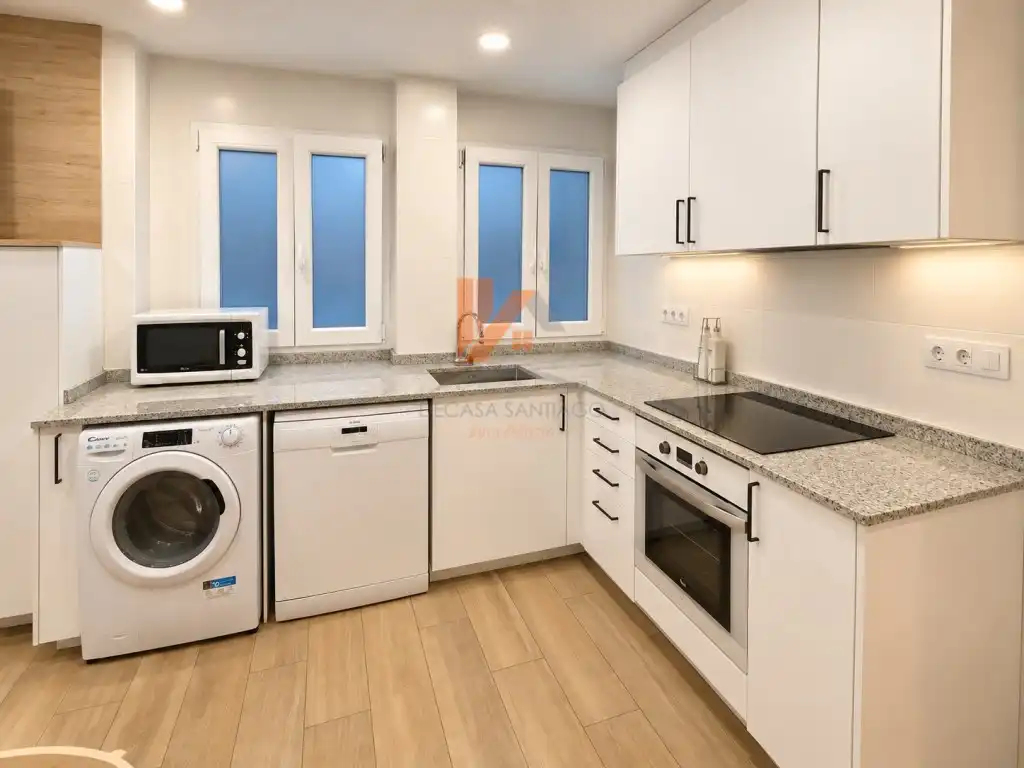 Kitchen of Flat for share in Santiago de Compostela   with Oven, Washing machine and Microwave