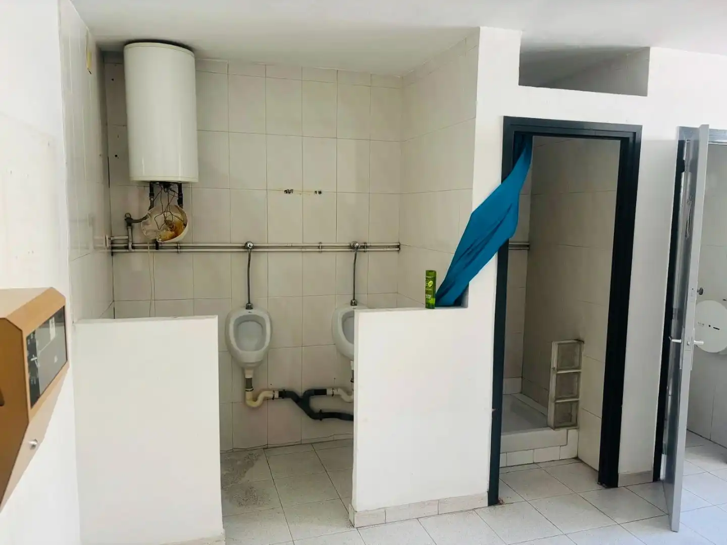 Badezimmer von Fabrik Grundstücke zur Miete in Castellar del Vallès