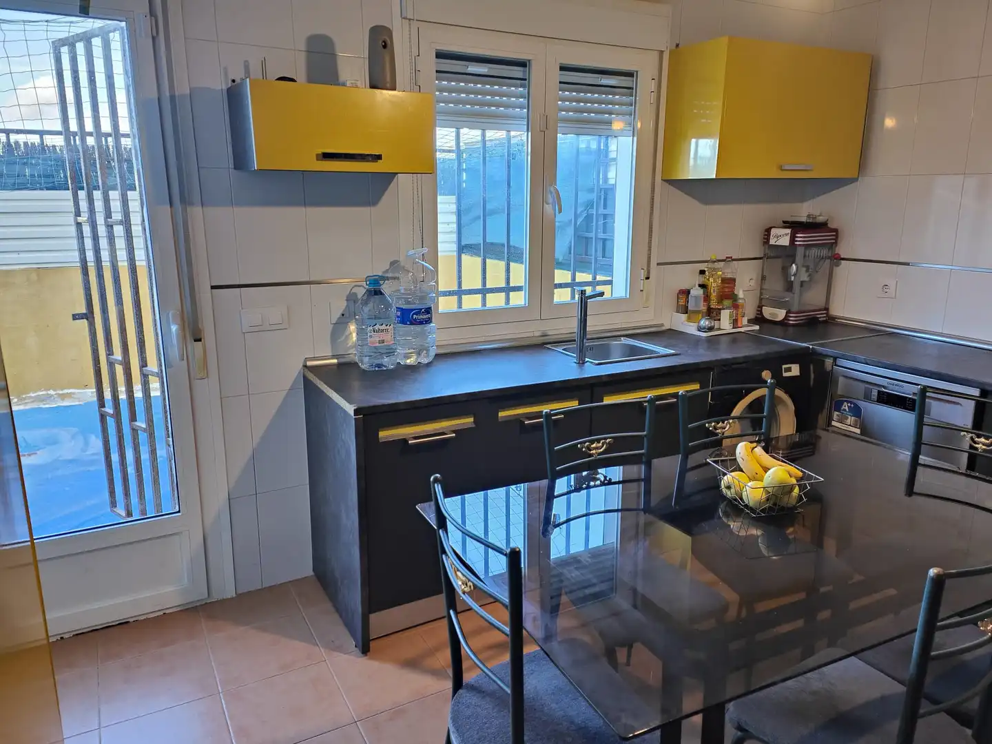 Cocina de Casa adosada en venta en Cabezamesada con Calefacción, Parquet y Piscina
