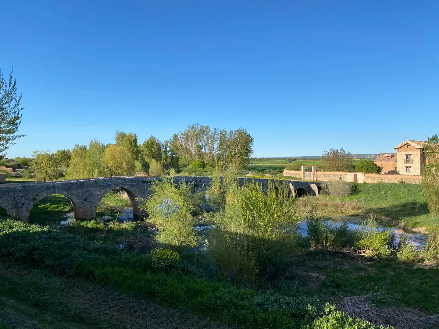 Vista exterior de Casa o xalet en venda en Villasandino amb Jardí privat i Traster